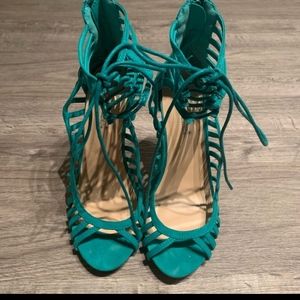 Adorable Shoedazzle teal heels